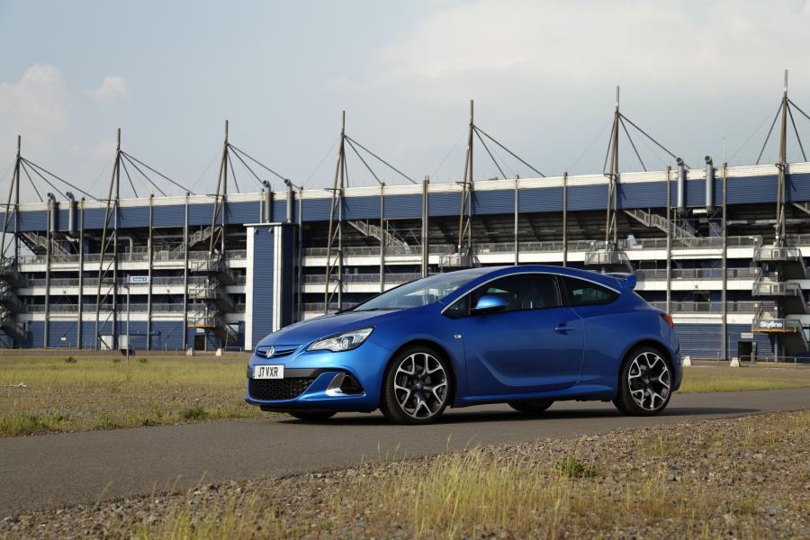  Vauxhall Astra VXR 2012 года  (фото 3 из 274)